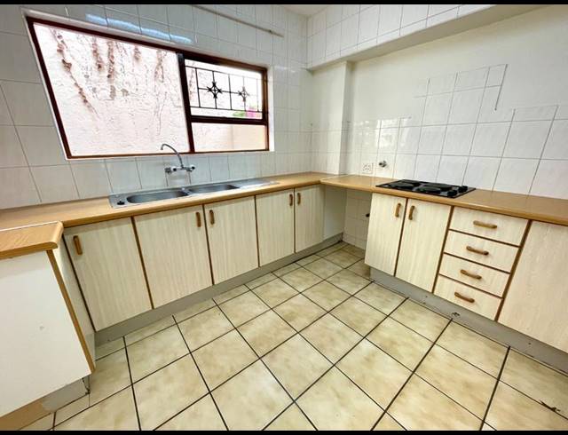 4 BEDROOM TOWNHOUSE FOR SALE IN KENMARE